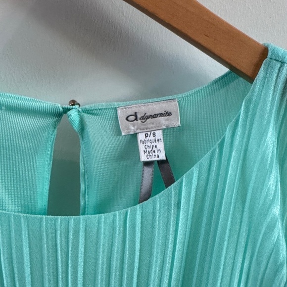 π Dynamite Pleated Mint Green Top - Size Small - Picture 2 of 5